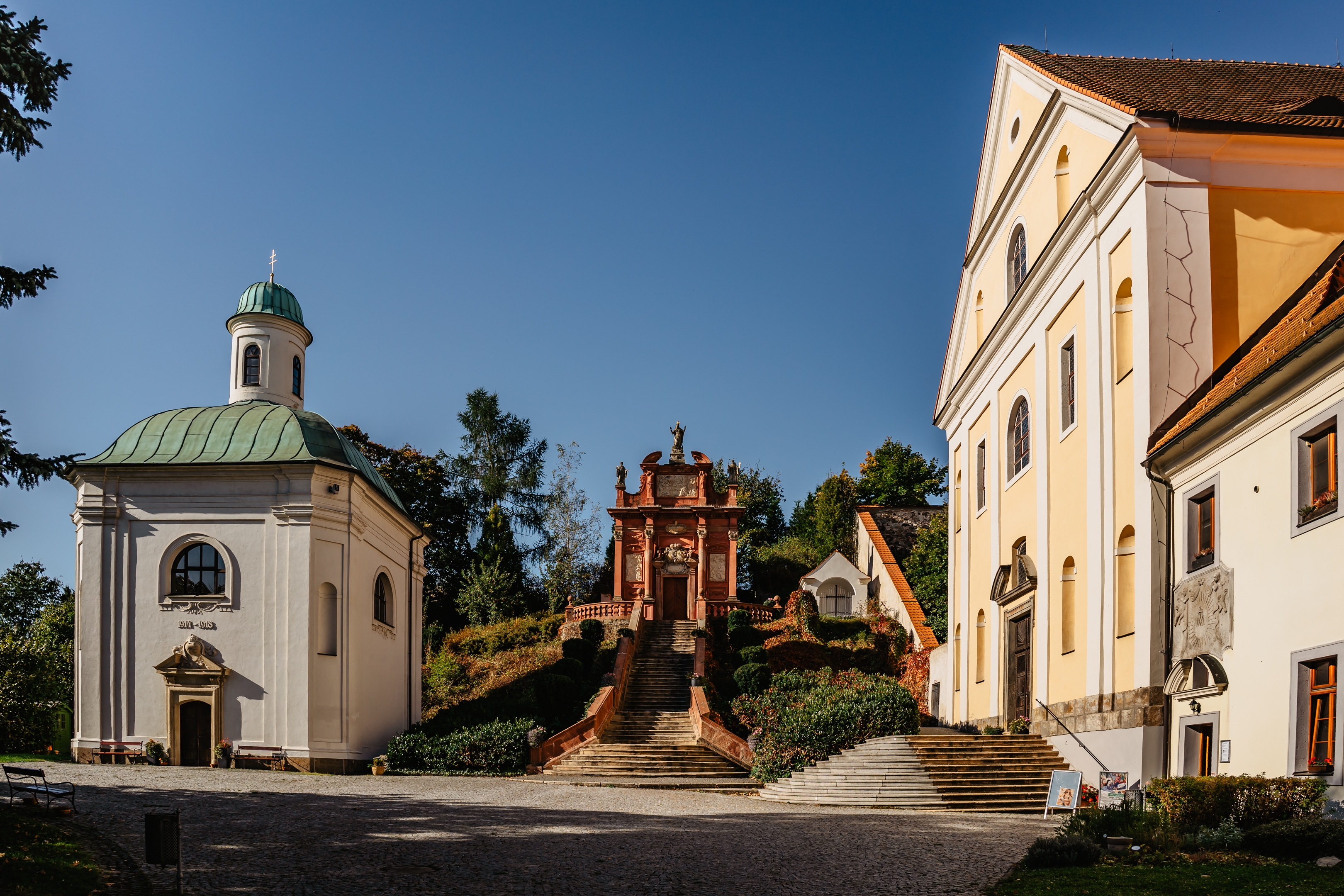 Klášterec nad Ohří — zámek, porcelán a Horní Hrad
