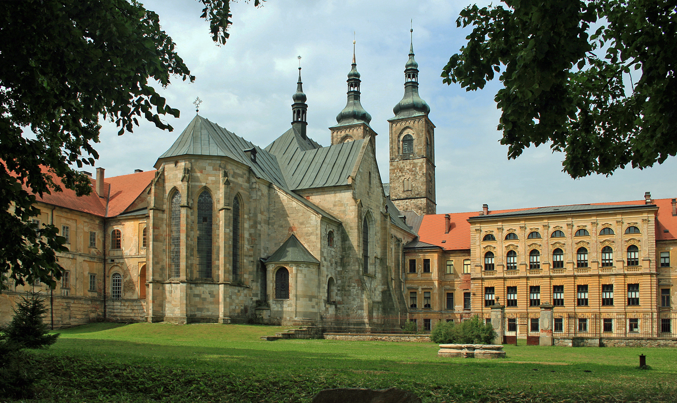 Klášter Teplá — barokní knihovna v tichu kraje
